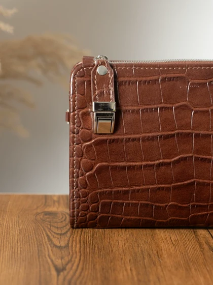 کیف دستی چرم طبیعی قهوه ای کارلوتی کد b212