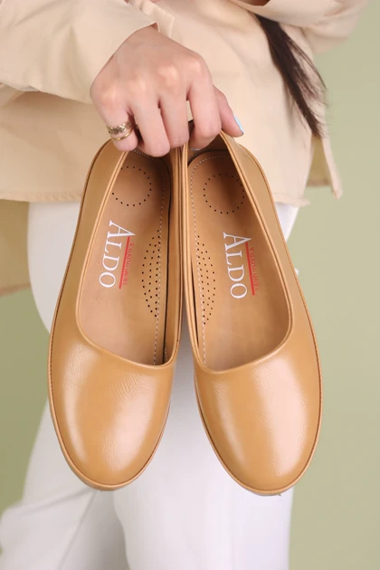 کفش کالج زنانه آلدو