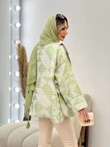 مانتو لبه مغزی دوزی طرح دار