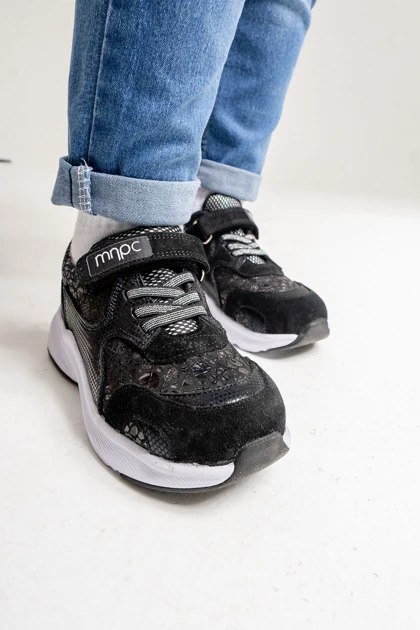 کفش پیاده روی بچگانه mnpc mnpc