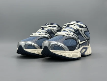 کتانی نایکی وی5 کی رانر سیلور جین/Nike V5K