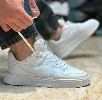 کتانی بزرگ پا نایک اس بی سفید