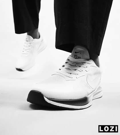 کفش کتانی بزرگ پا سفید مشکی Nike air zoom