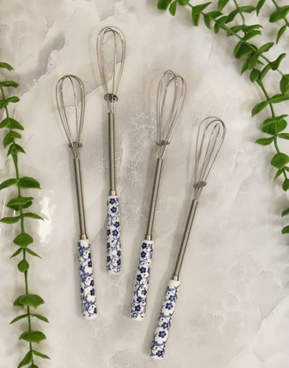 همزن دستی مدل دنی هوم طرح گل آبی /s74