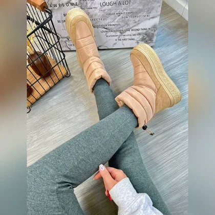 نیم‌بوت کوتاه کاپشنی