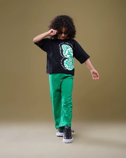 کراپ شلوار دخترانه طرح پروانه‌نگین‌دار