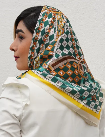 روسری ساتن ابریشم رنگ سبز السا