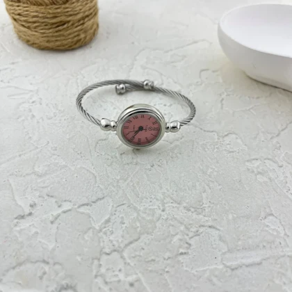 ساعت مچی زنانه با طرح خاص و شیک اسپریت