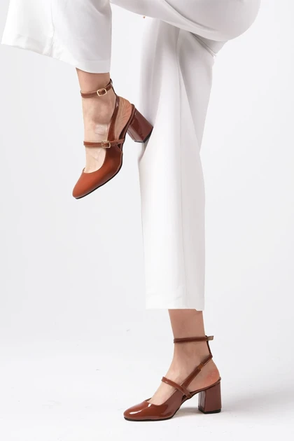 کفش پاشنه‌بلند کلاسیک زنانه میوگوستو mio-gusto