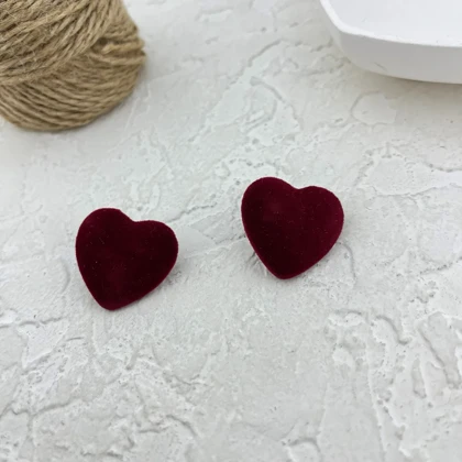 گوشواره زنانه شیک مدل قلب مخملی، انتخابی خاص