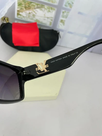 عینک آفتابی زنانه لویی ویتون 9669