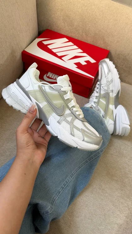 کتانی نایکی وی تو کی ران پلاتینیوم تینت Nike V2K RUN Platinum Tint