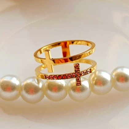 انگشتر طلایی