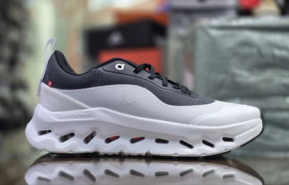 کفش راحتی آن رانینگ QC مشکی سفید طوسی