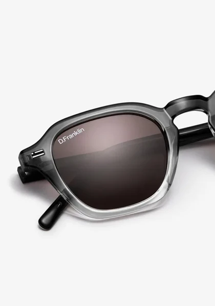 عینک آفتابی دی فرانکلین مدل D.franklin Ultra Light S Square Gradient Grey / Brown