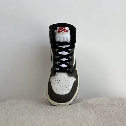 جردن 1 ساق‌دار قهوه ای