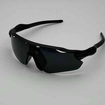 عینک آفتابی ورزشی اوکلی OAKLEYمدل Aero Shield اسپرت Sport