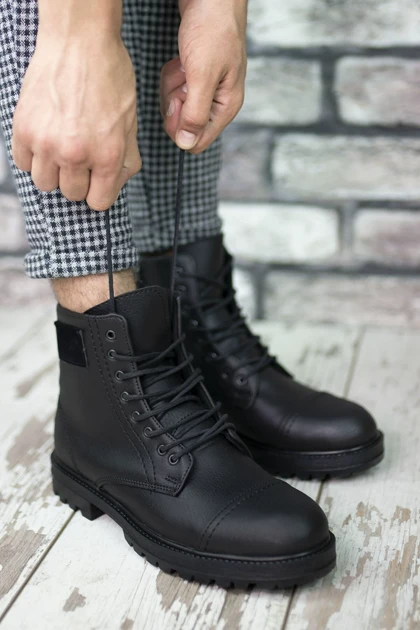 بوت و نیم بوت مردانه ریکن riccon