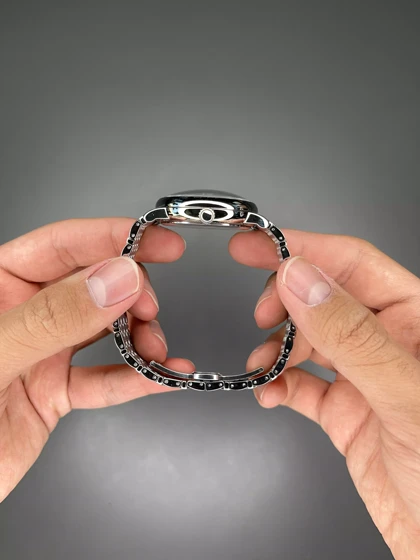 ساعت مچی ورساچه طرحدار بند سیلور صفحه سفید Versace