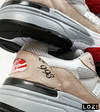 کفش کتانی بزرگ پا طوسی کرم NEW BALANCE 993