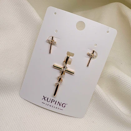 نیم‌ست ژوپینگ طرح «صلیب و مار» | پلاک و گوشواره نگین‌دار (بدون زنجیر)