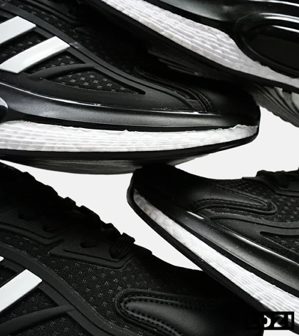 کفش کتانی مردانه مشکی سفید ADIDAS UltraBoost