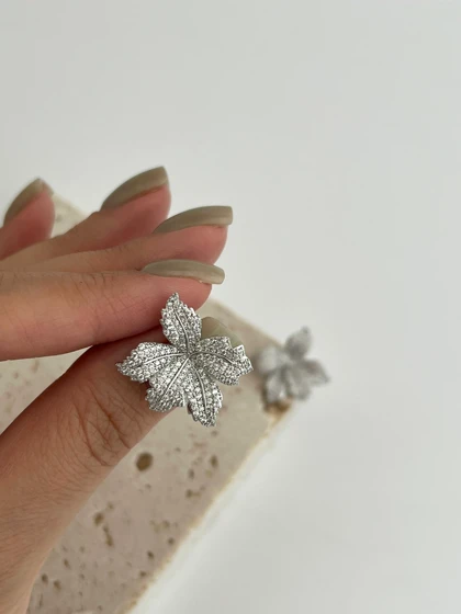 گوشواره برگ جواهری