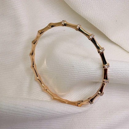 بنگل ژوپینگ مدل «بامبو» (Bamboo) | ساقه‌های طلایی با گره‌های نگین‌دار