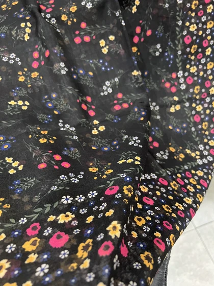 روسری گل ریز مشکی