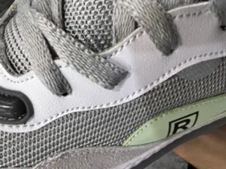 کتانی(اورجینال) اسپرت مدل R با ترکیب رنگ سفید طوسی پسته ای بدون رقیب و بسیار باکیفییت