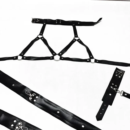 ست فانتزی سوتین و اکسسوری طرح چرم کد 214