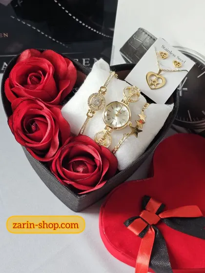 باکس گل هدیه ساعت و نیمست و دستبند نگینی