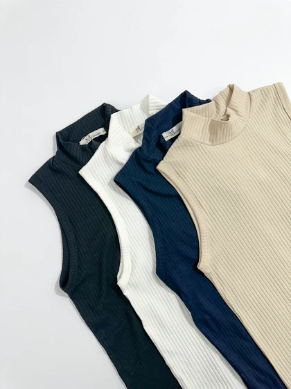 تاپ یقه ایستاده