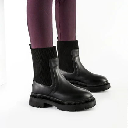 بوت و نیم بوت زنانه و دخترانه مدل دو بر کش رنگ مشکی کد M625