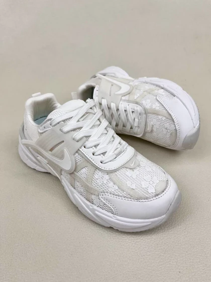 کتانی زنانه نایک وی تو کی طرح گل‌دار | کتانی زنانه نایک وی تو کی طرح گل‌دار nike v2k Flowers Run Womans کد 1325 کد 264