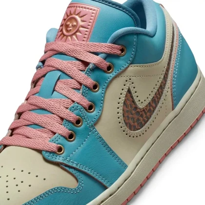 کتانی ویتنامی نایک ایر جردن وان لو فیروزه ایی صورتیNike Air Jordan 1 Low SE “ SOMOS ETERNOS”