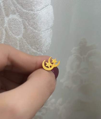 گوشواره میخی استیل طرح ماه و ستاره – ضد حساسیت و رنگ ثابت