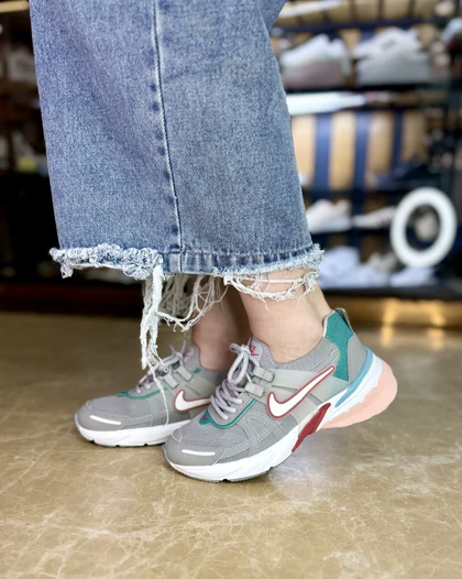 کتانی ورزشی زنانه نایکی V2K وی تو کی (ولنتینو)