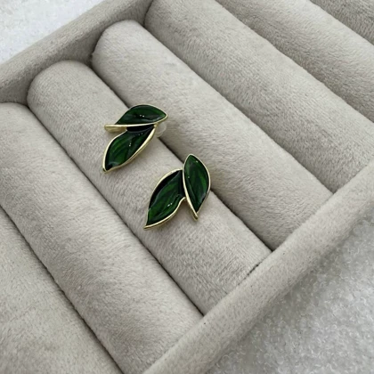 گوشواره برگ سبز