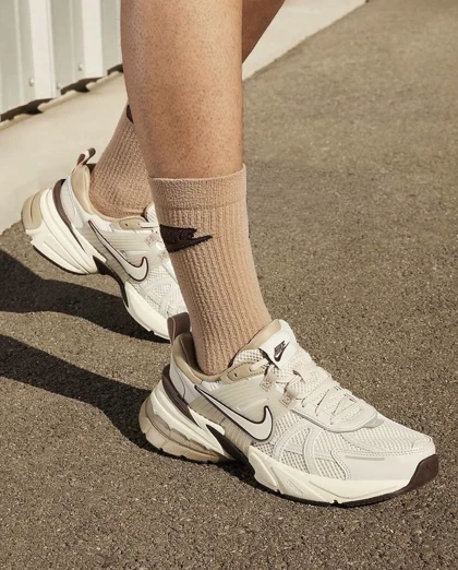 نایک وی تو کی ران Nike v2k run کد 600