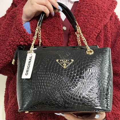 کیف زنانه دوشی و دستی پرادا کد 2168