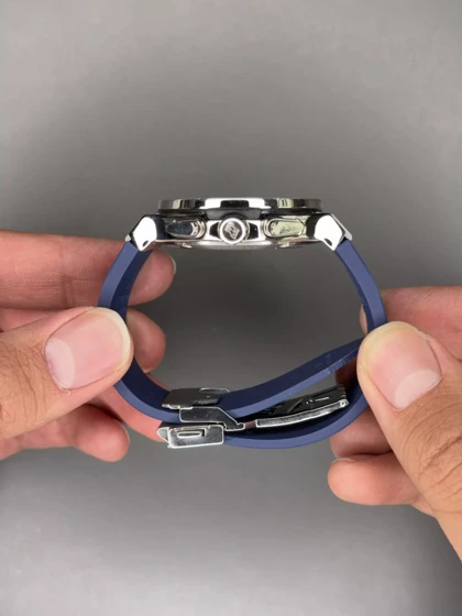 ساعت مچی اوبلو کلاسیک فیوژن کورنوگراف بند رابر آبی قاب سیلور Hublot Classic Fusion