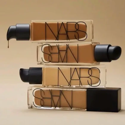 کرم پودر نارس Natural Radiant Longwear Foundation