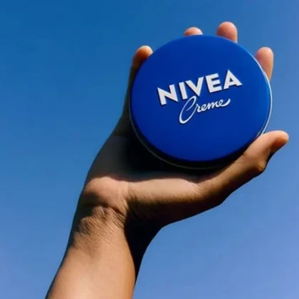 کرم مرطوب‌کننده صورت نیوآ مدل کلاسیک مناسب انواع پوست حجم 150 میلی‌لیتر