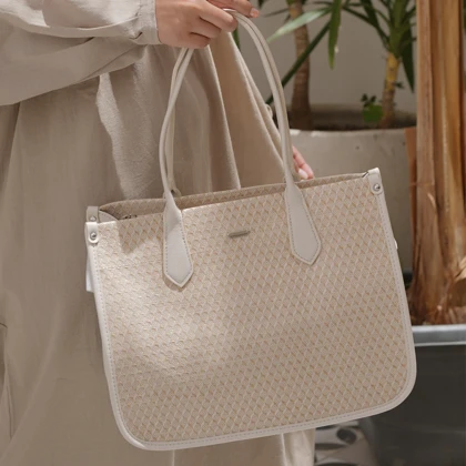 کیف دستی زنانه دیوید جونز مدل cm6649