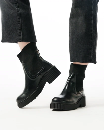 نیم بوت زنانه استرادیواریوس مدل Stradivarius Flat Ankle Boots - BTB95_2