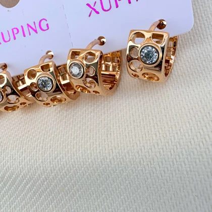 گوشواره کلیپسی نگین‌دار ژوپینگ