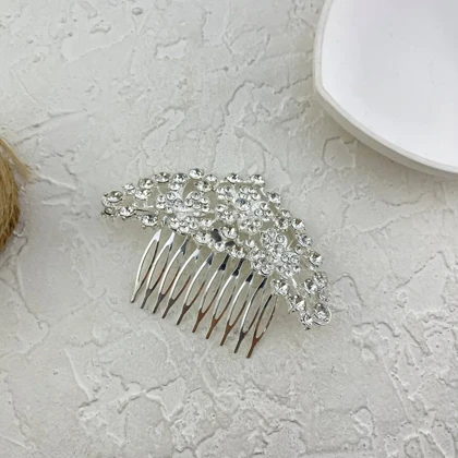 تاج و شانه مو زنانه نگین‌دار جواهری مدل الوینا نقره‌ای