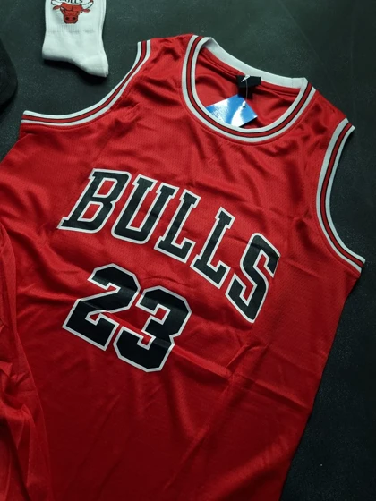 ست بسکتبالی قرمز BULLS