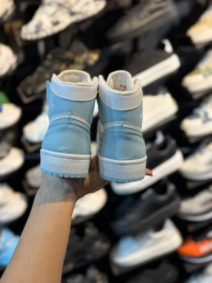 کتانی جردن وان ساق‌دار سفید آبی